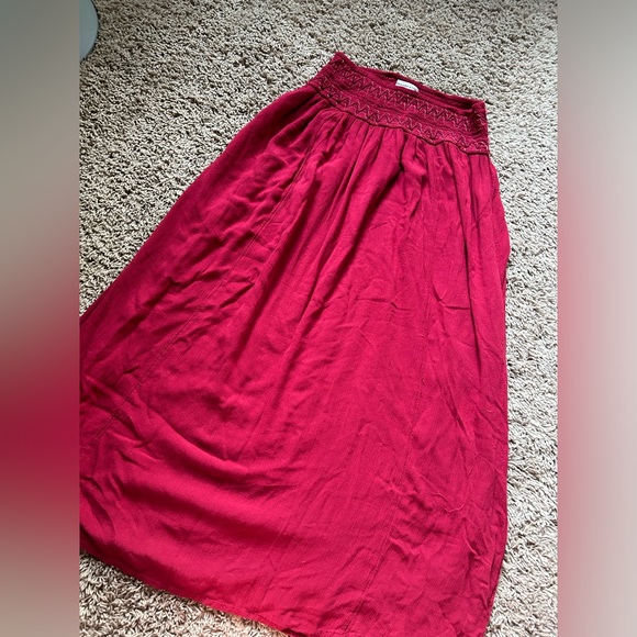 Abercrombie & Fitch | Boho Smocked Embroidered Waist Split Side Red Midi skirt - Picture 2 of 11